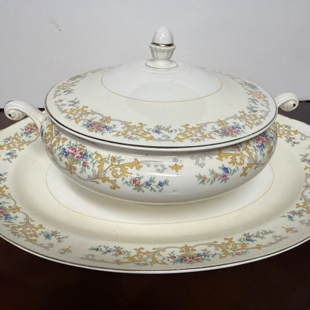 HOMER LAUGHLIN EGGSHELL NAUTILUS 15 1/2